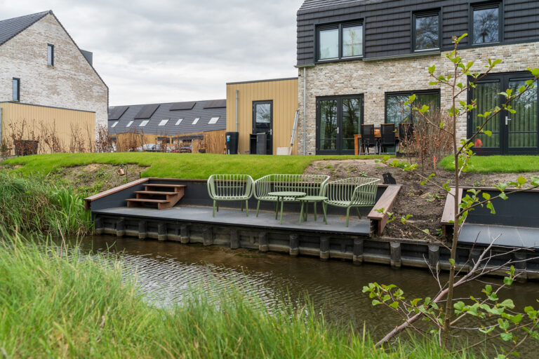 Stijger bij woning in nieuwbouwwijk de Vork Heerhugowaard
