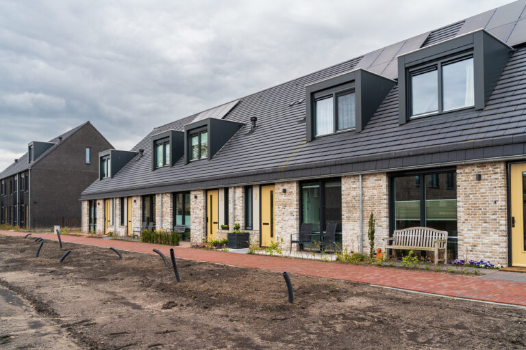 Groenvoorziening wordt aangelegd bij woningen in nieuwbouwwijk de Vork Heerhugowaard