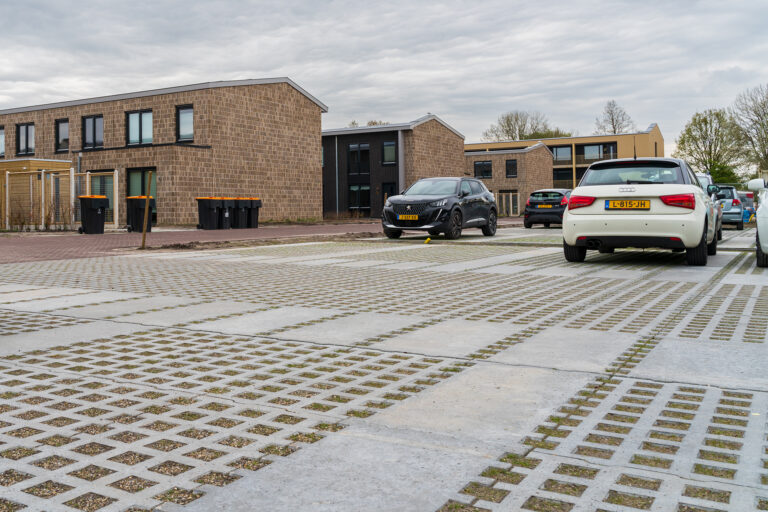 Parkeerkoffers in nieuwbouwwijk de Vork Heerhugowaard