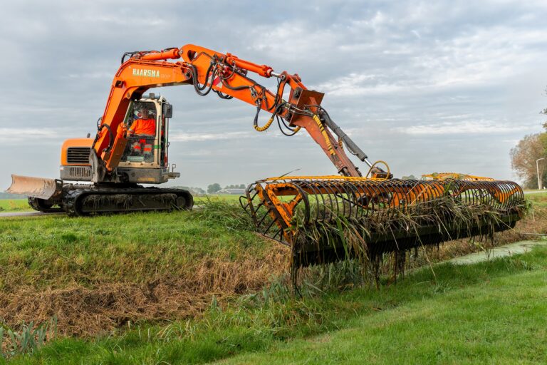 Beheersing van het buitengebied met berm en slootonderhoud